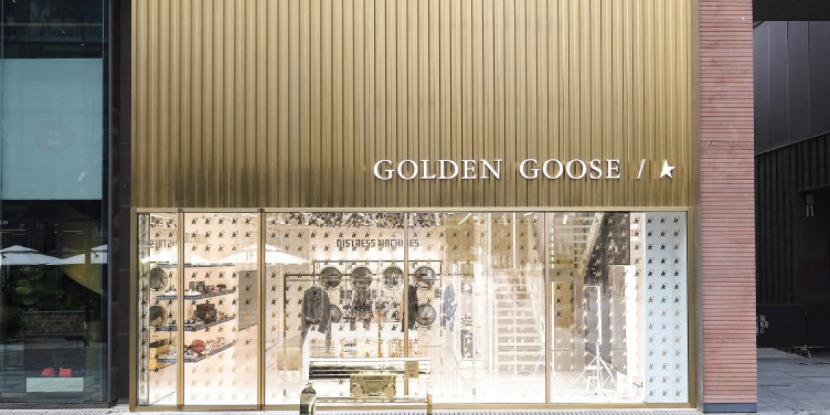 in cute ensembles Golden Goose Sneakers Sale and attending runway